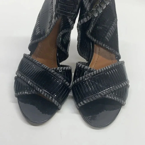 Givenchy High Heel Shoes Patent Leather Textured Open Toe Black Size EU 35 US 5 - Picture 2 of 12